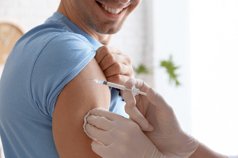 вакцинацию от менингококковой инфекции для взрослых