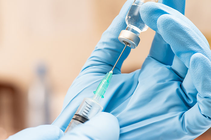 Вакцинация от гриппа: как работает прививка, как часто её надо делать